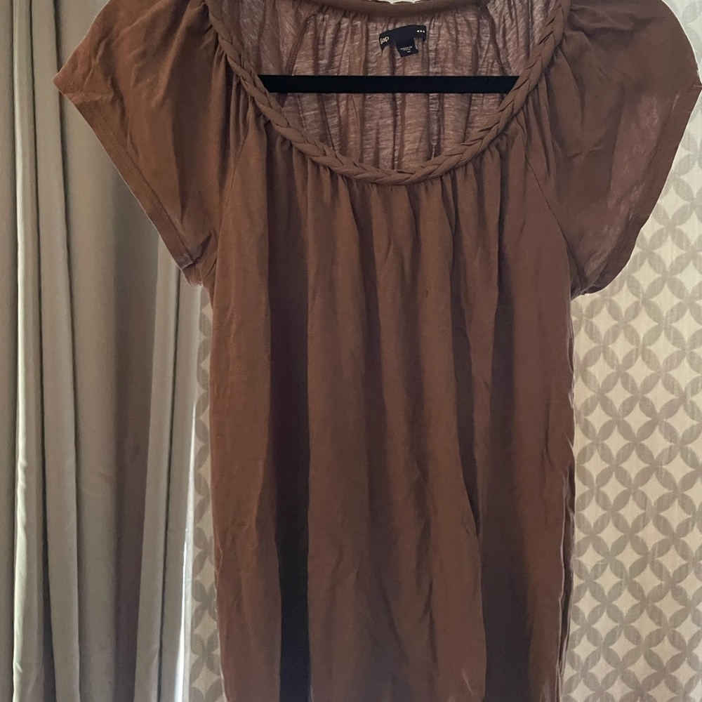 Braided neckline Gap lilac lavender shirt M